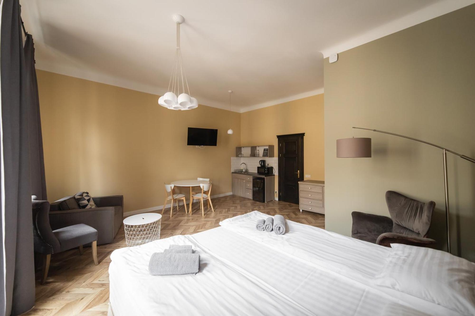 Apartments Justlvivit At The Rynok Square Eksteriør billede